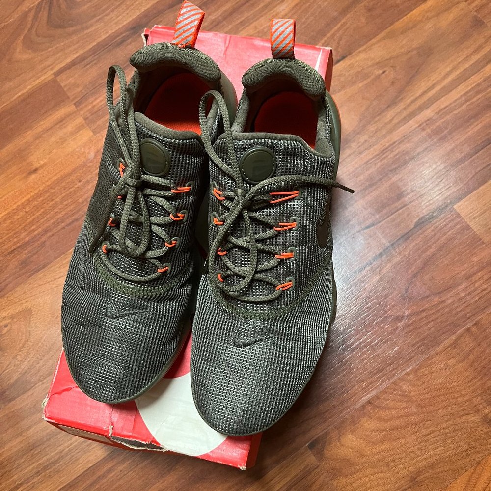 Nike Presto (GS) in Army Green & Orange in Excellent Condition